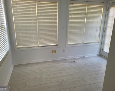 2360 Pettit Drive Ne - Photo Thumbnail 5