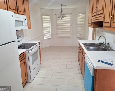 2360 Pettit Drive Ne - Photo Thumbnail 6