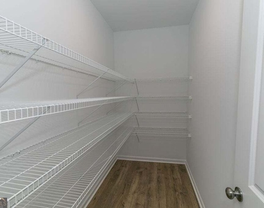 1705 Wellston Drive - Photo Thumbnail 14