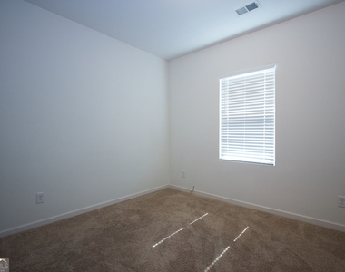 222 Sinclair Way - Photo Thumbnail 17