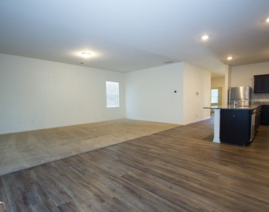 222 Sinclair Way - Photo Thumbnail 2
