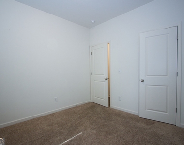 222 Sinclair Way - Photo Thumbnail 18