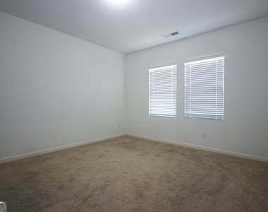 222 Sinclair Way - Photo Thumbnail 21