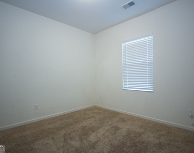 222 Sinclair Way - Photo Thumbnail 9