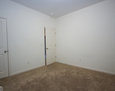 222 Sinclair Way - Photo Thumbnail 11