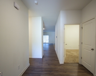 222 Sinclair Way - Photo Thumbnail 8