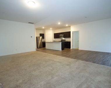 222 Sinclair Way - Photo Thumbnail 3