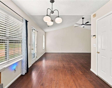 28 Autumn Ridge Drive - Photo Thumbnail 17