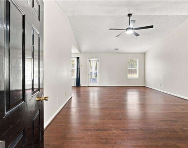 28 Autumn Ridge Drive - Photo Thumbnail 1
