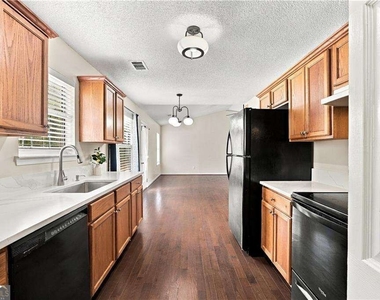 28 Autumn Ridge Drive - Photo Thumbnail 3