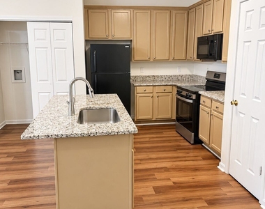 7632 Rutgers Circle - Photo Thumbnail 4