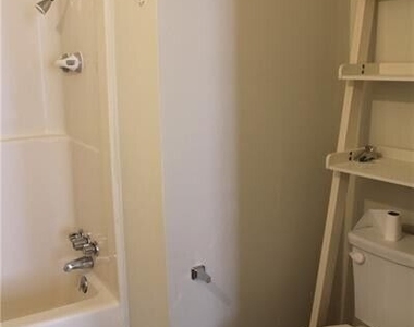 235 Boulevard - Photo Thumbnail 8