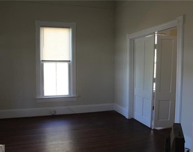 235 Boulevard - Photo Thumbnail 4