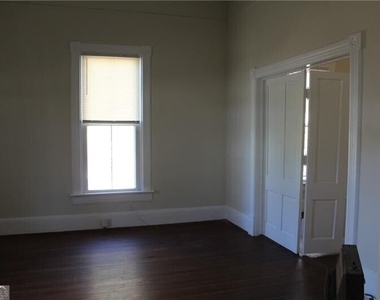 235 Boulevard - Photo Thumbnail 3