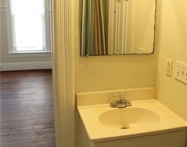 235 Boulevard - Photo Thumbnail 10