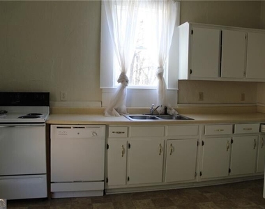 235 Boulevard - Photo Thumbnail 12