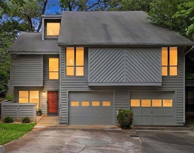 1098 Creatwood Place Se - Photo Thumbnail 1