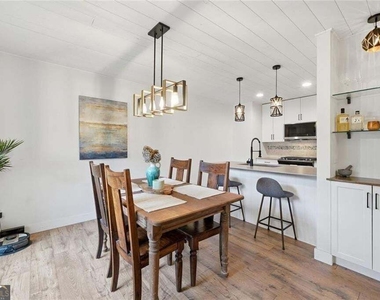 1098 Creatwood Place Se - Photo Thumbnail 8