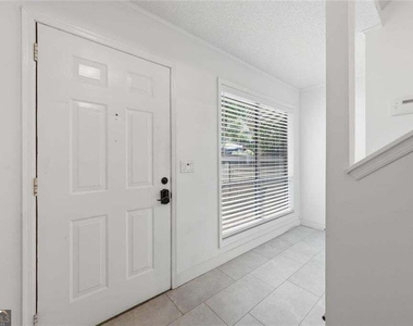 1098 Creatwood Place Se - Photo Thumbnail 3