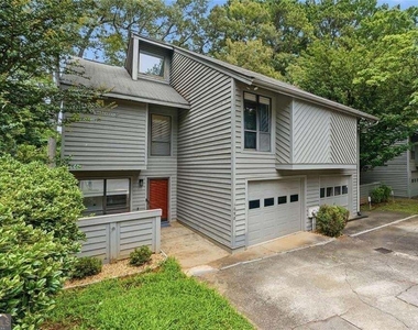 1098 Creatwood Place Se - Photo Thumbnail 2