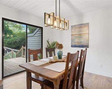 1098 Creatwood Place Se - Photo Thumbnail 15