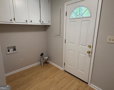 1650 Beechwood Boulevard Nw - Photo Thumbnail 3