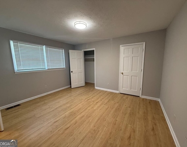 1650 Beechwood Boulevard Nw - Photo Thumbnail 5