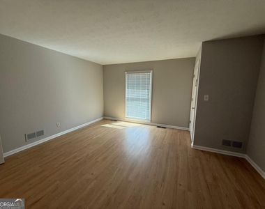 1650 Beechwood Boulevard Nw - Photo Thumbnail 4