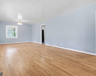 1089 Longshore Drive - Photo Thumbnail 7