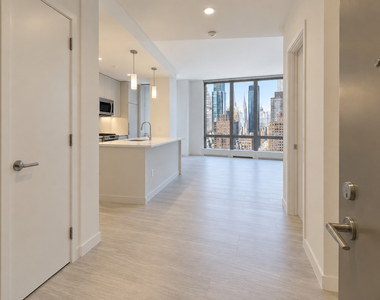 340 East 34th Street - Photo Thumbnail 4