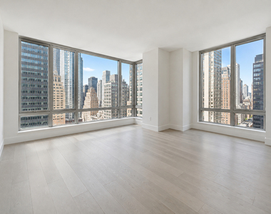 450 West 42nd Street - Photo Thumbnail 3