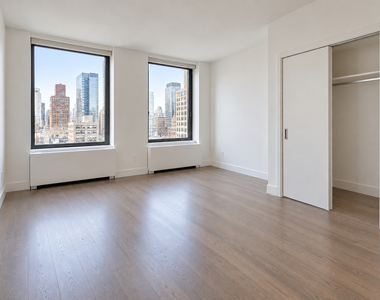 235 West 56th Street - Photo Thumbnail 3