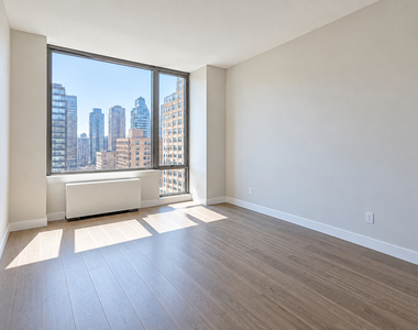 160 East 48th Street - Photo Thumbnail 4