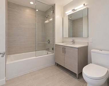 160 East 48th Street - Photo Thumbnail 2