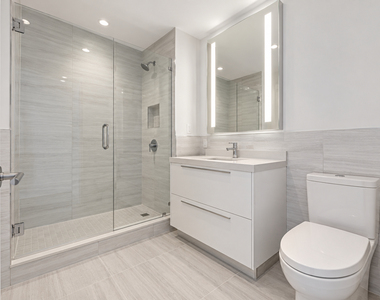 320 East 46th Street - Photo Thumbnail 4