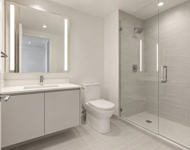 320 East 46th Street - Photo Thumbnail 1