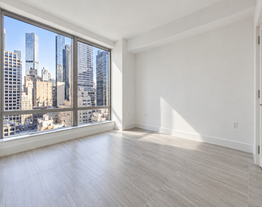 320 East 46th Street - Photo Thumbnail 3