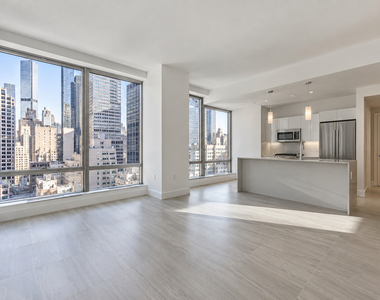 320 East 46th Street - Photo Thumbnail 5