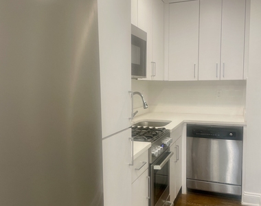 East 56th Street - Photo Thumbnail 8