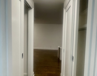 East 56th Street - Photo Thumbnail 7