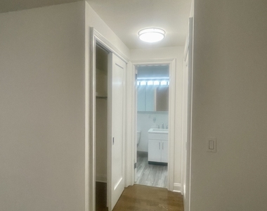 East 56th Street - Photo Thumbnail 5