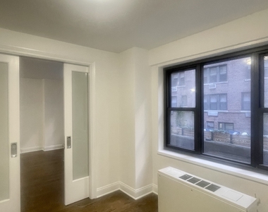East 56th Street - Photo Thumbnail 2