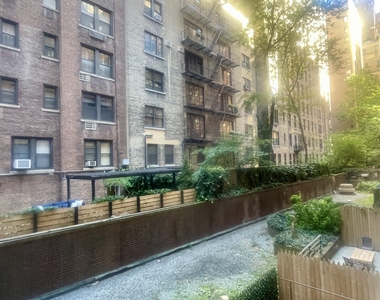 East 56th Street - Photo Thumbnail 4