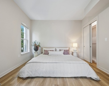 1815 Front St - Photo Thumbnail 10