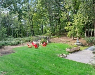 30 Carriage House Rd - Photo Thumbnail 15