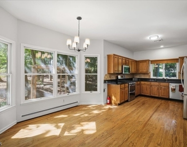 30 Carriage House Rd - Photo Thumbnail 6
