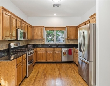 30 Carriage House Rd - Photo Thumbnail 7