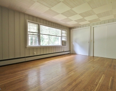 779 New Durham Rd - Photo Thumbnail 7
