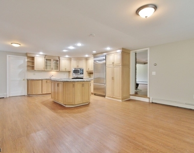 779 New Durham Rd - Photo Thumbnail 4