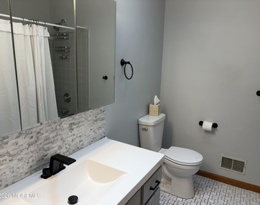 413 Earl Drive - Photo Thumbnail 13